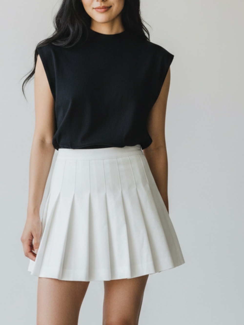 Love Tree White Pleated Mini Skirt in size large